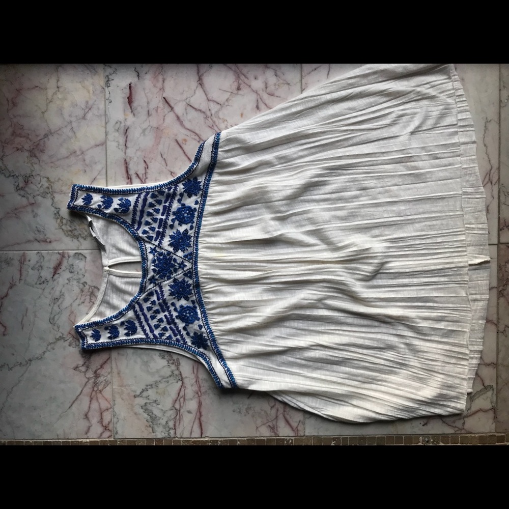 American Eagle Top - Medium